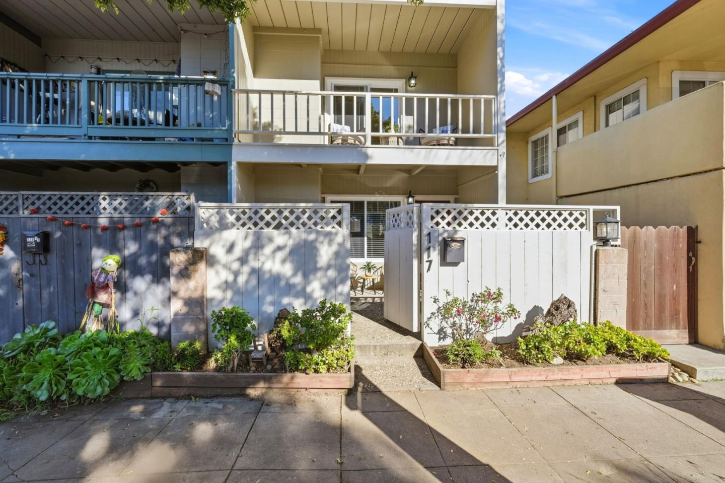 Detail Gallery Image 2 of 39 For 117 Marina Ave, Aptos,  CA 95003 - 2 Beds | 1 Baths