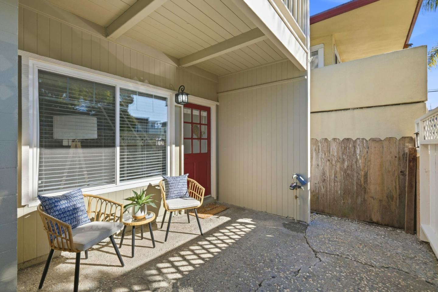 Detail Gallery Image 4 of 39 For 117 Marina Ave, Aptos,  CA 95003 - 2 Beds | 1 Baths