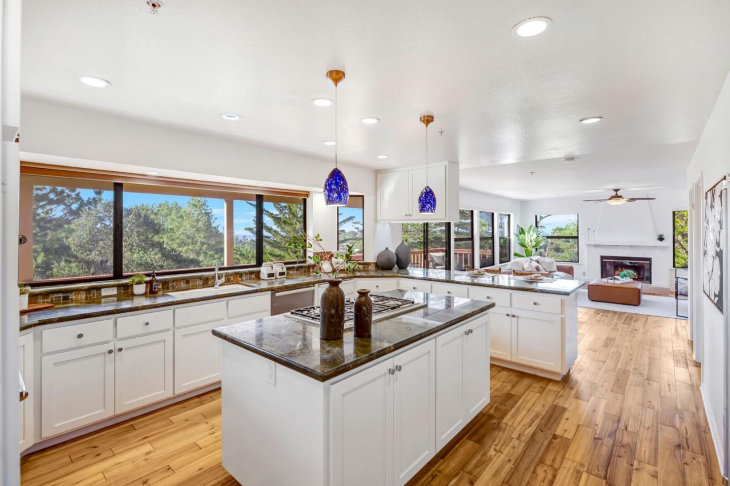 Detail Gallery Image 10 of 25 For 25460 Boots Rd, Monterey,  CA 93940 - 3 Beds | 2/1 Baths