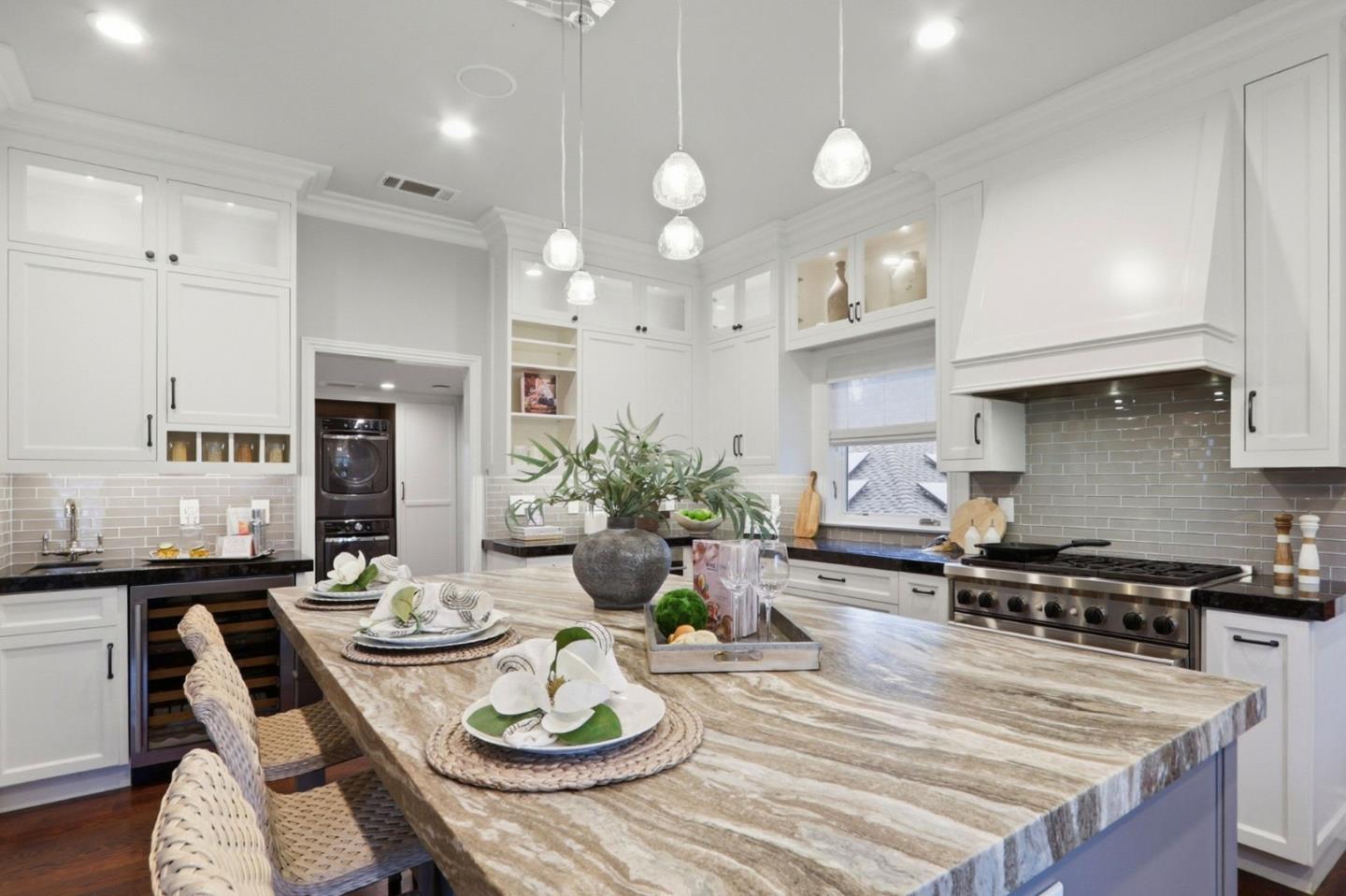 Detail Gallery Image 10 of 170 For 1085 Camino Ramon, San Jose,  CA 95125 - 6 Beds | 4/1 Baths