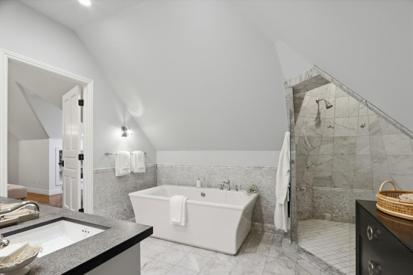 Detail Gallery Image 65 of 170 For 1085 Camino Ramon, San Jose,  CA 95125 - 6 Beds | 4/1 Baths