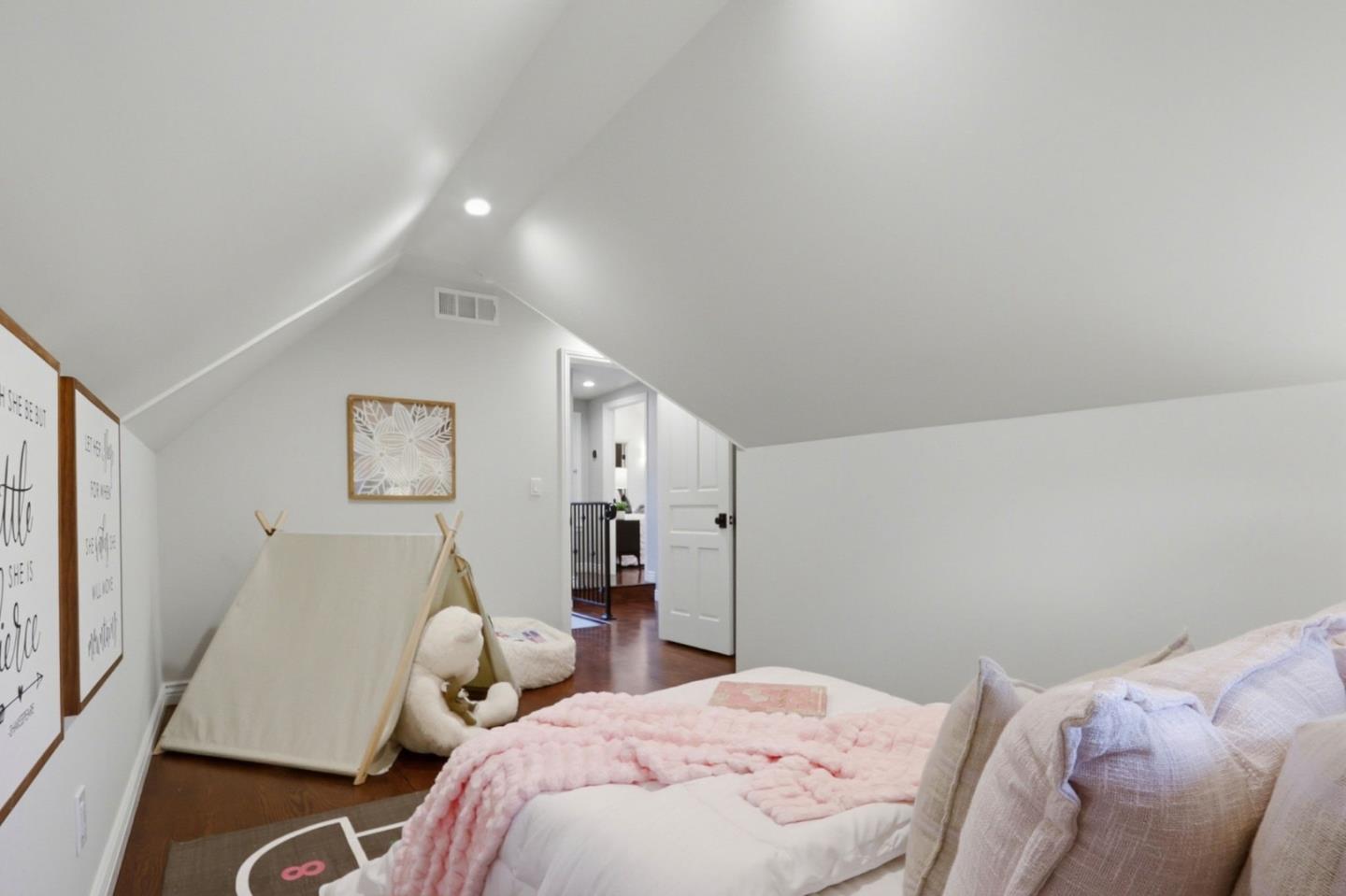 Detail Gallery Image 75 of 170 For 1085 Camino Ramon, San Jose,  CA 95125 - 6 Beds | 4/1 Baths