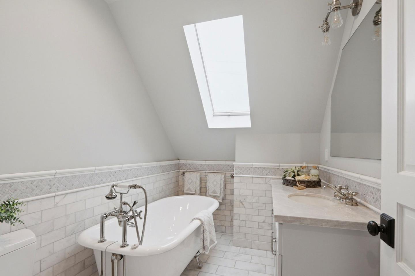 Detail Gallery Image 77 of 170 For 1085 Camino Ramon, San Jose,  CA 95125 - 6 Beds | 4/1 Baths