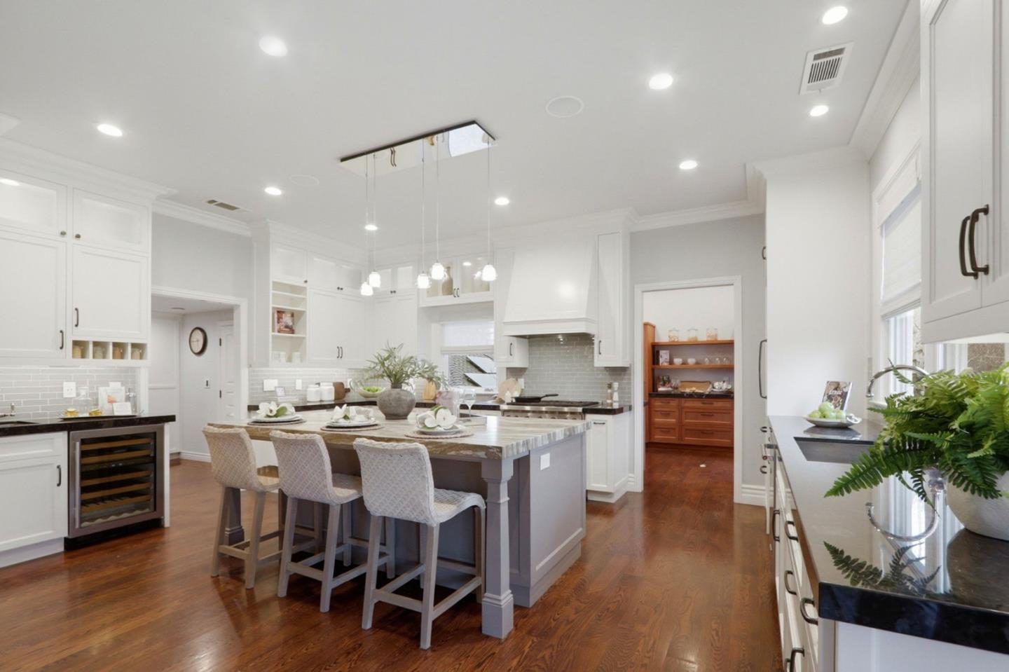 Detail Gallery Image 9 of 170 For 1085 Camino Ramon, San Jose,  CA 95125 - 6 Beds | 4/1 Baths