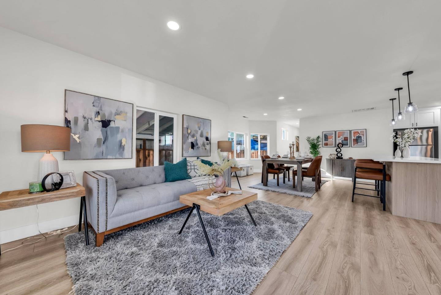 Detail Gallery Image 11 of 62 For 1539 E San Fernando St, San Jose,  CA 95116 - 3 Beds | 3 Baths