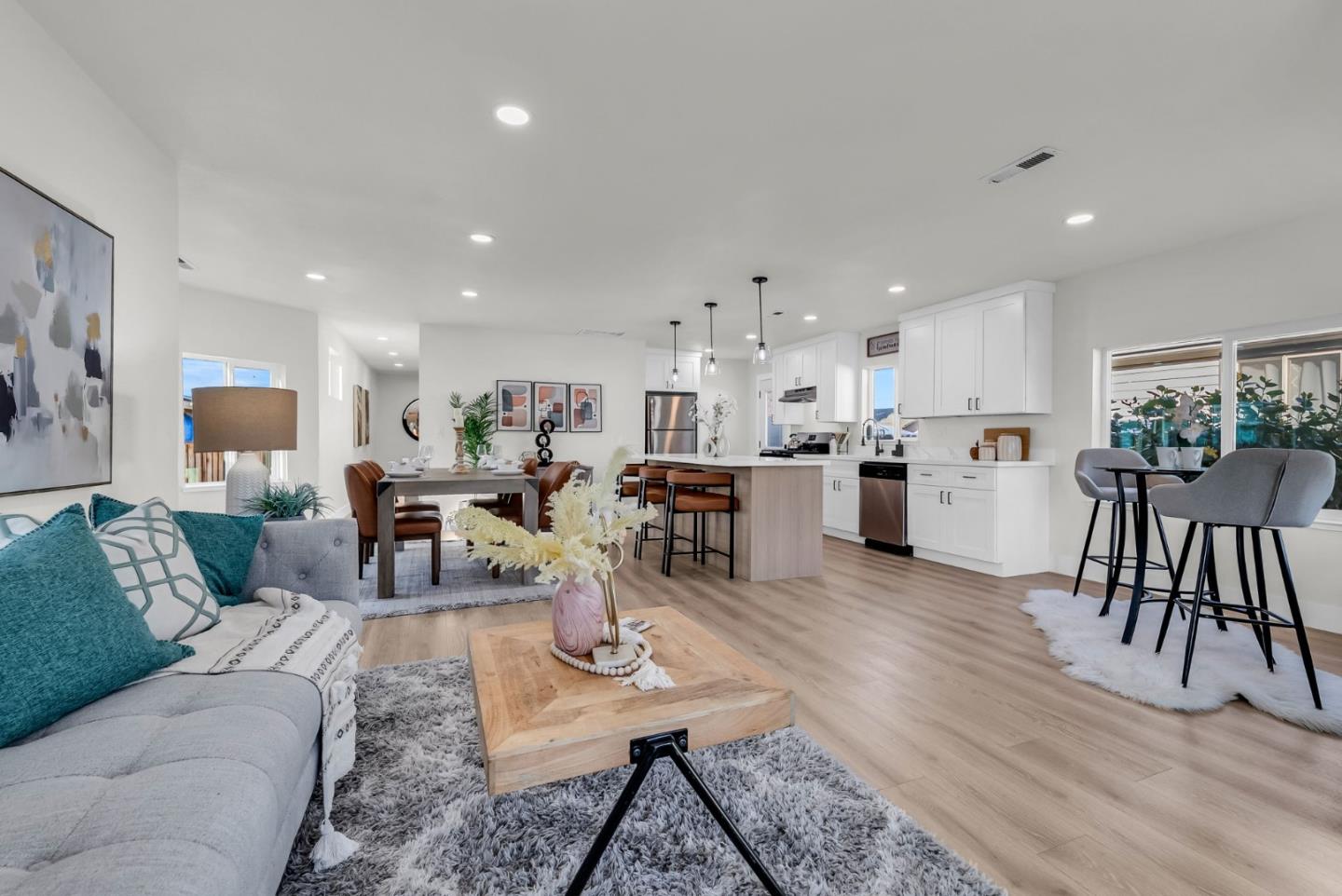 Detail Gallery Image 17 of 62 For 1539 E San Fernando St, San Jose,  CA 95116 - 3 Beds | 3 Baths