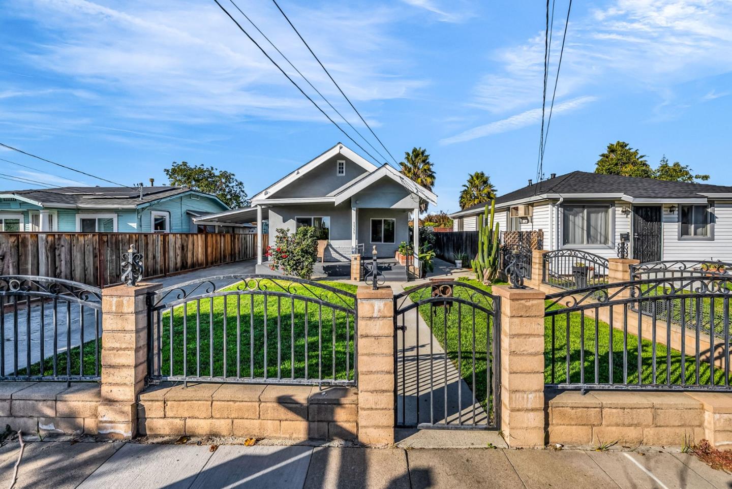 <p>Featured California Listings</p>