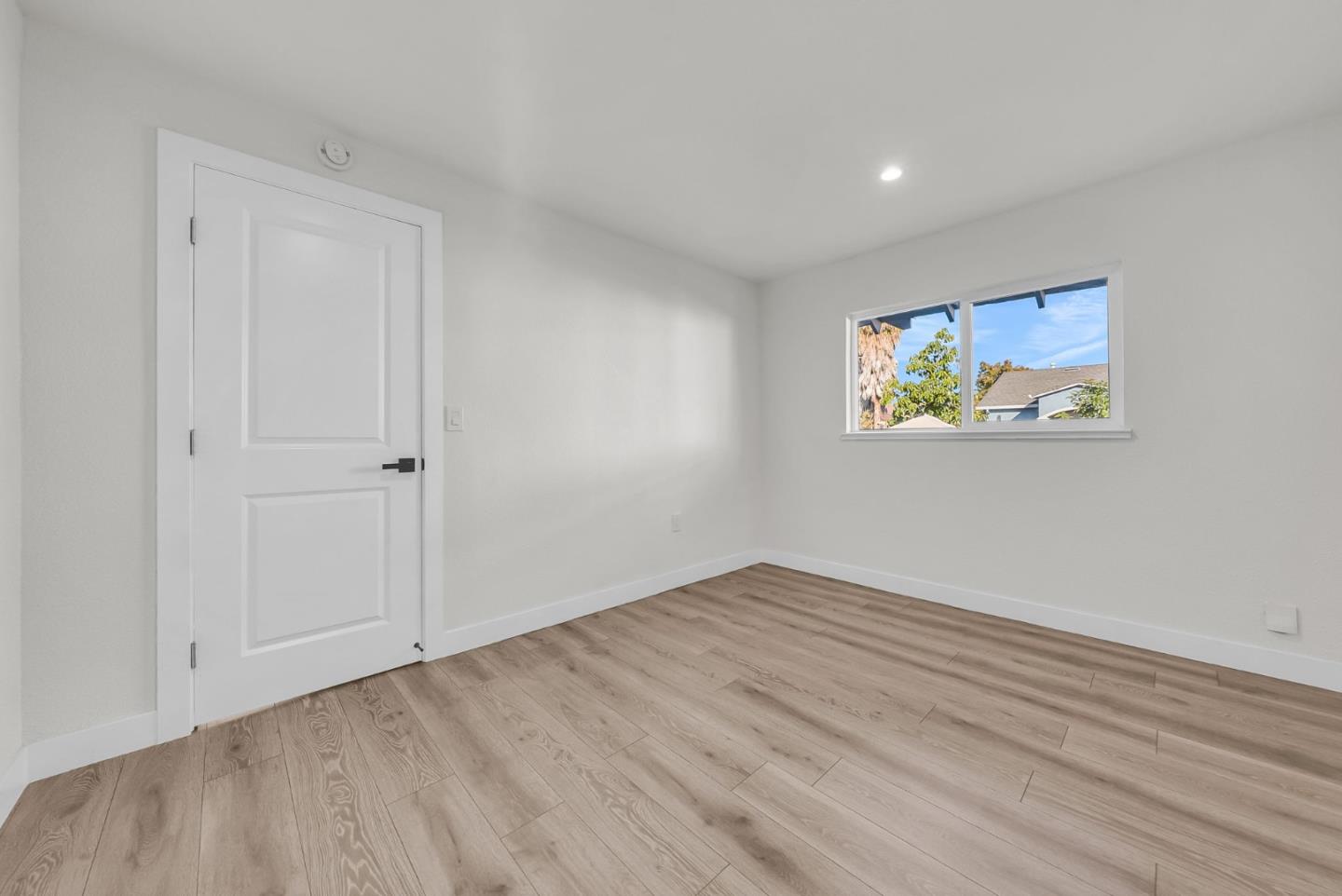 Detail Gallery Image 34 of 62 For 1539 E San Fernando St, San Jose,  CA 95116 - 3 Beds | 3 Baths