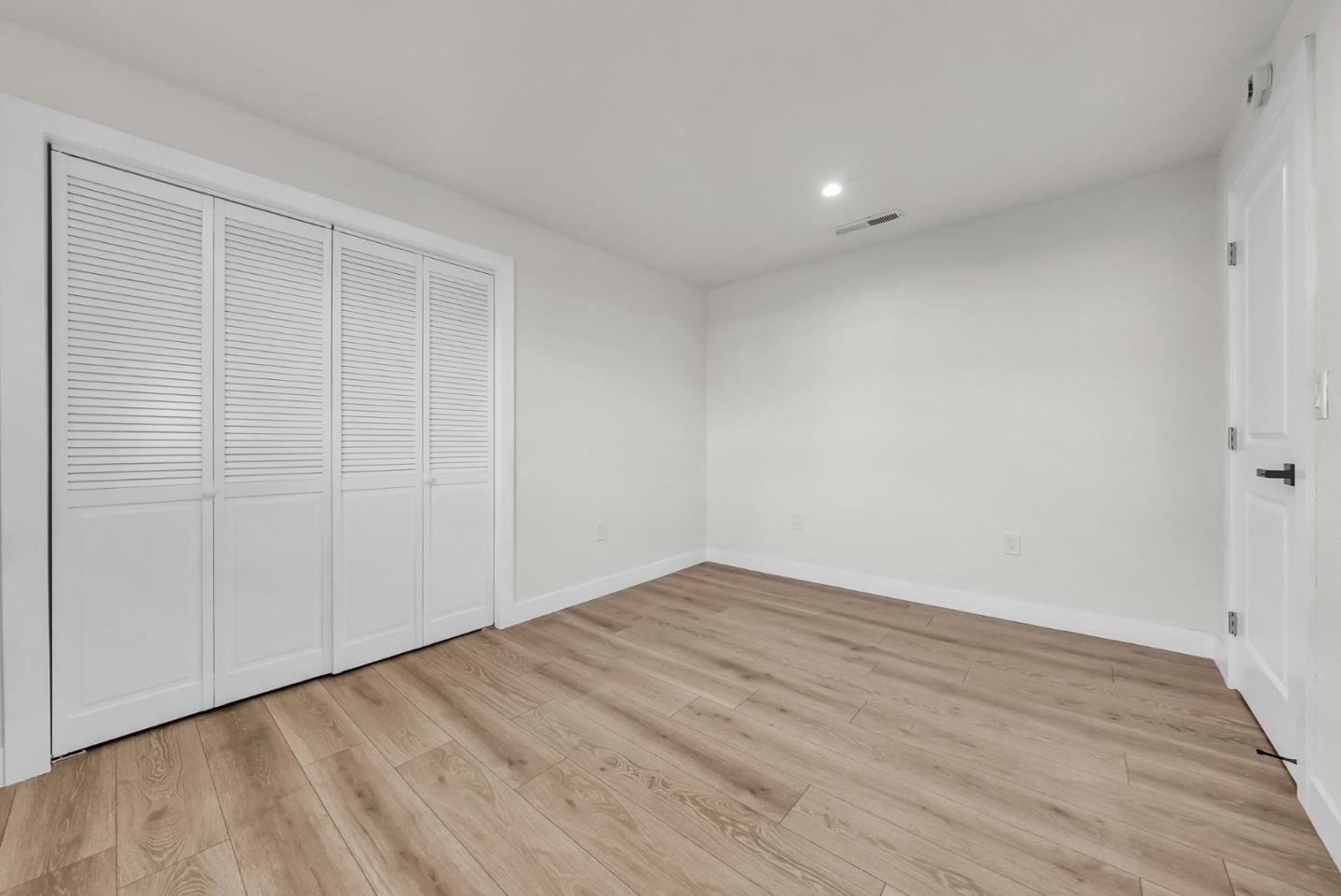 Detail Gallery Image 35 of 62 For 1539 E San Fernando St, San Jose,  CA 95116 - 3 Beds | 3 Baths