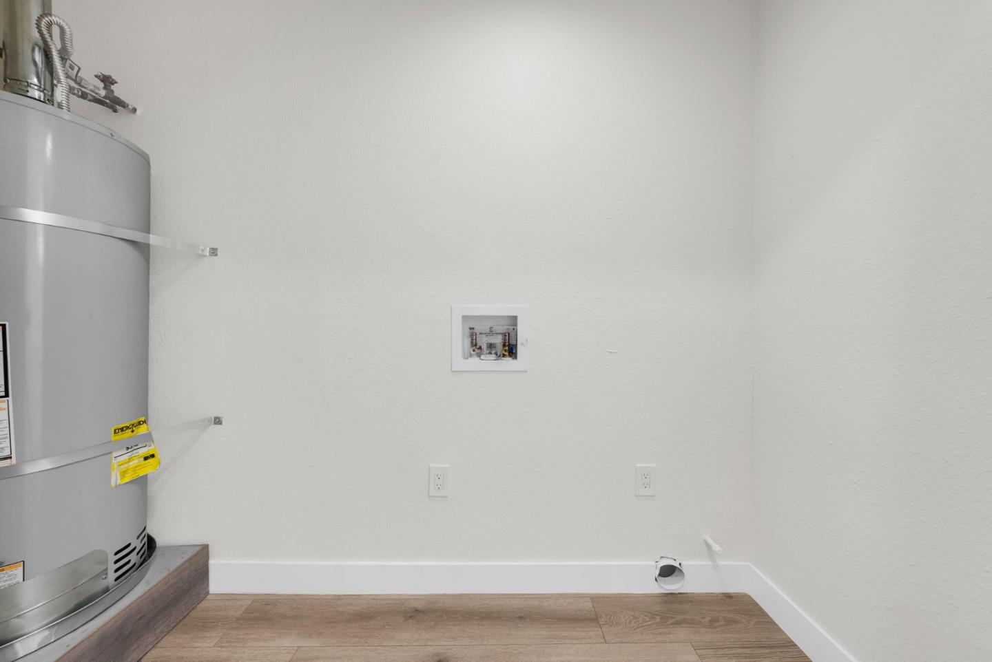 Detail Gallery Image 43 of 62 For 1539 E San Fernando St, San Jose,  CA 95116 - 3 Beds | 3 Baths