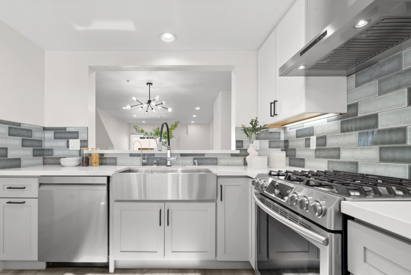 Detail Gallery Image 15 of 54 For 430 Galleria Dr #4,  San Jose,  CA 95134 - 3 Beds | 3 Baths