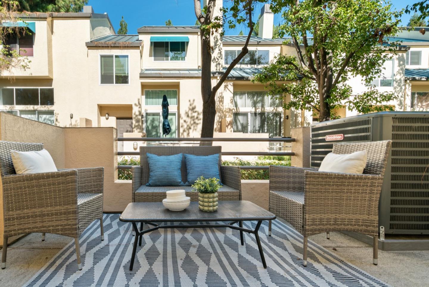 Detail Gallery Image 3 of 54 For 430 Galleria Dr #4,  San Jose,  CA 95134 - 3 Beds | 3 Baths