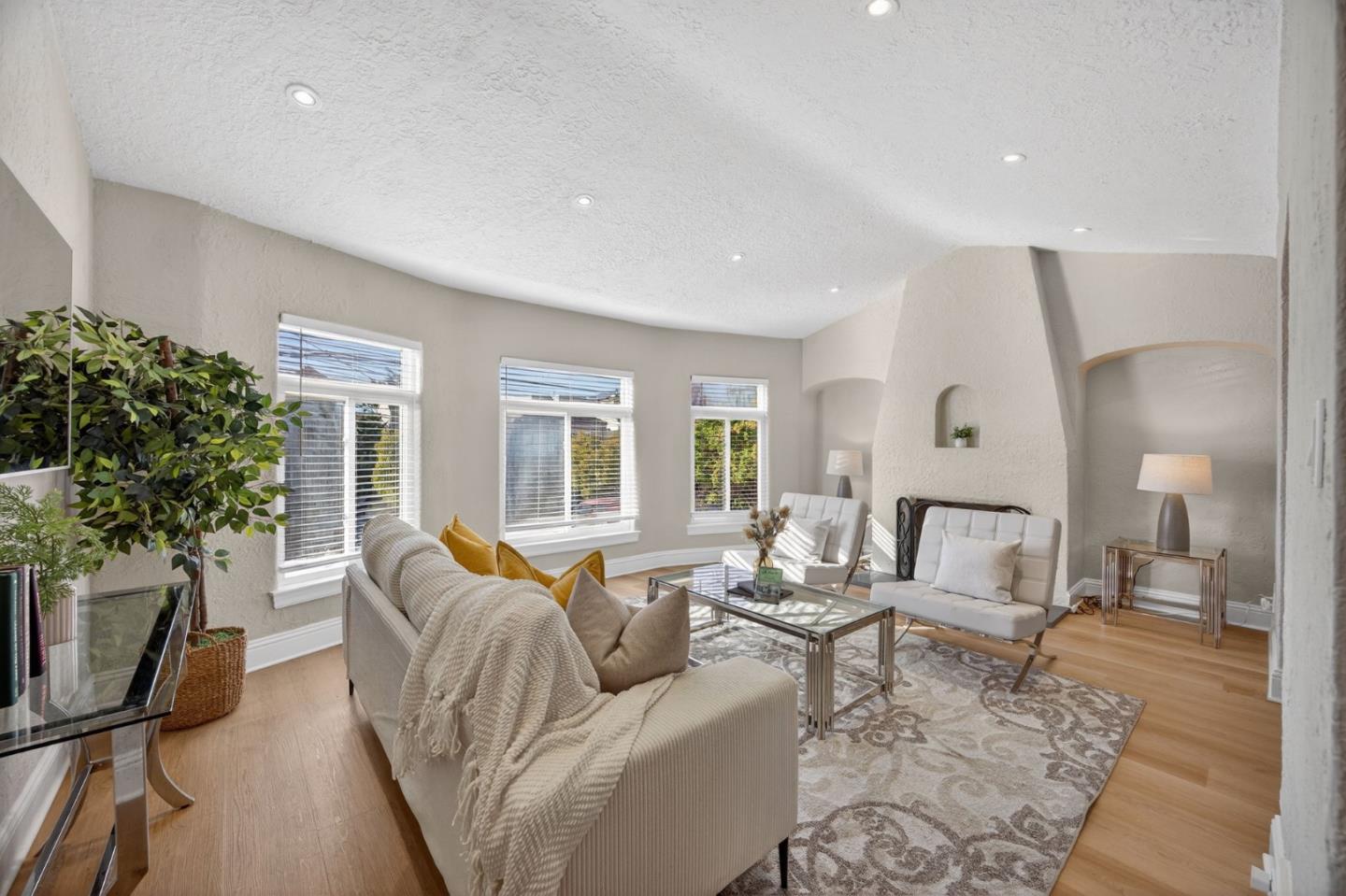 Detail Gallery Image 13 of 57 For 1758 27th Ave, San Francisco,  CA 94122 - 4 Beds | 2/1 Baths