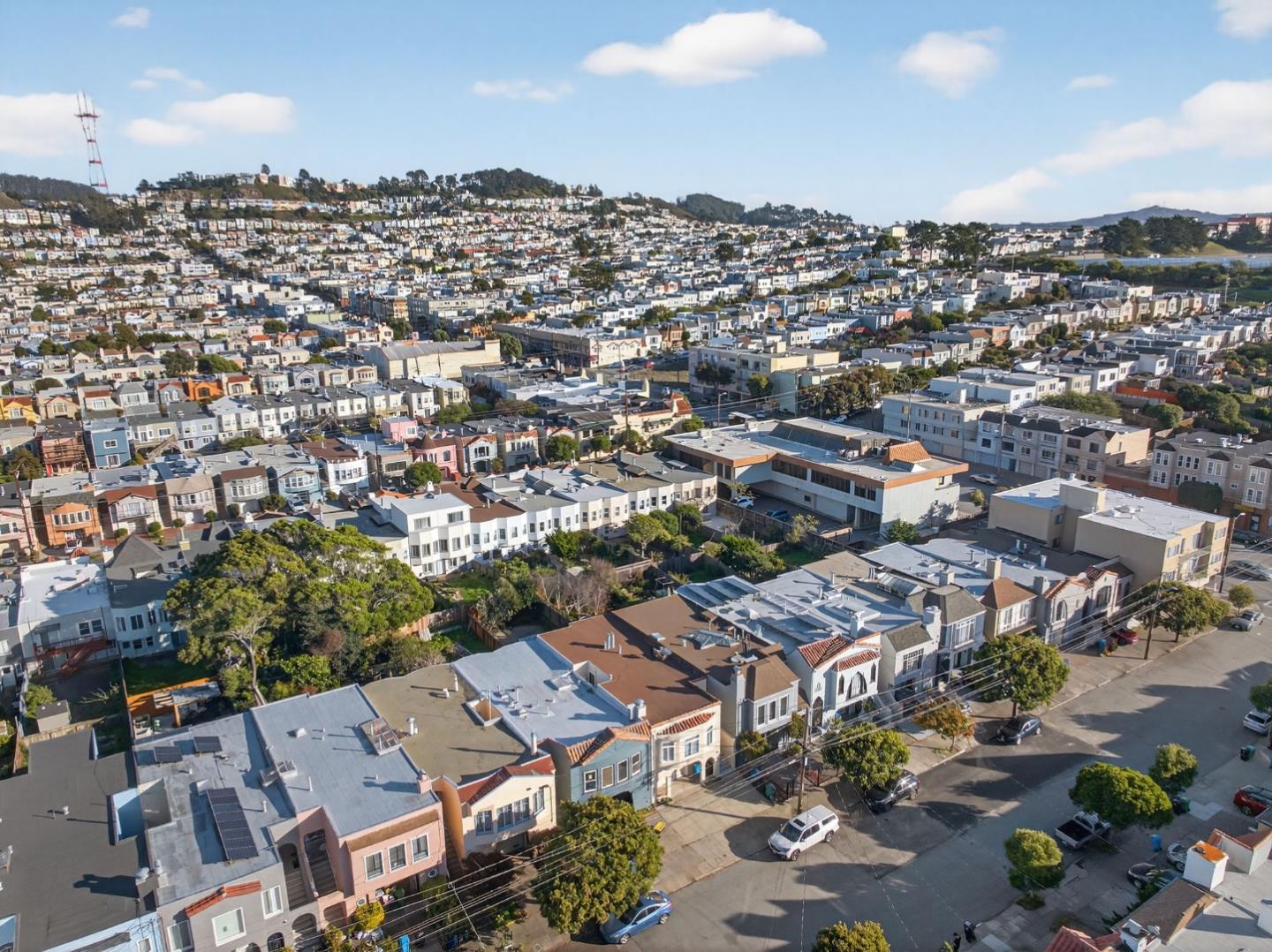 Detail Gallery Image 9 of 57 For 1758 27th Ave, San Francisco,  CA 94122 - 4 Beds | 2/1 Baths