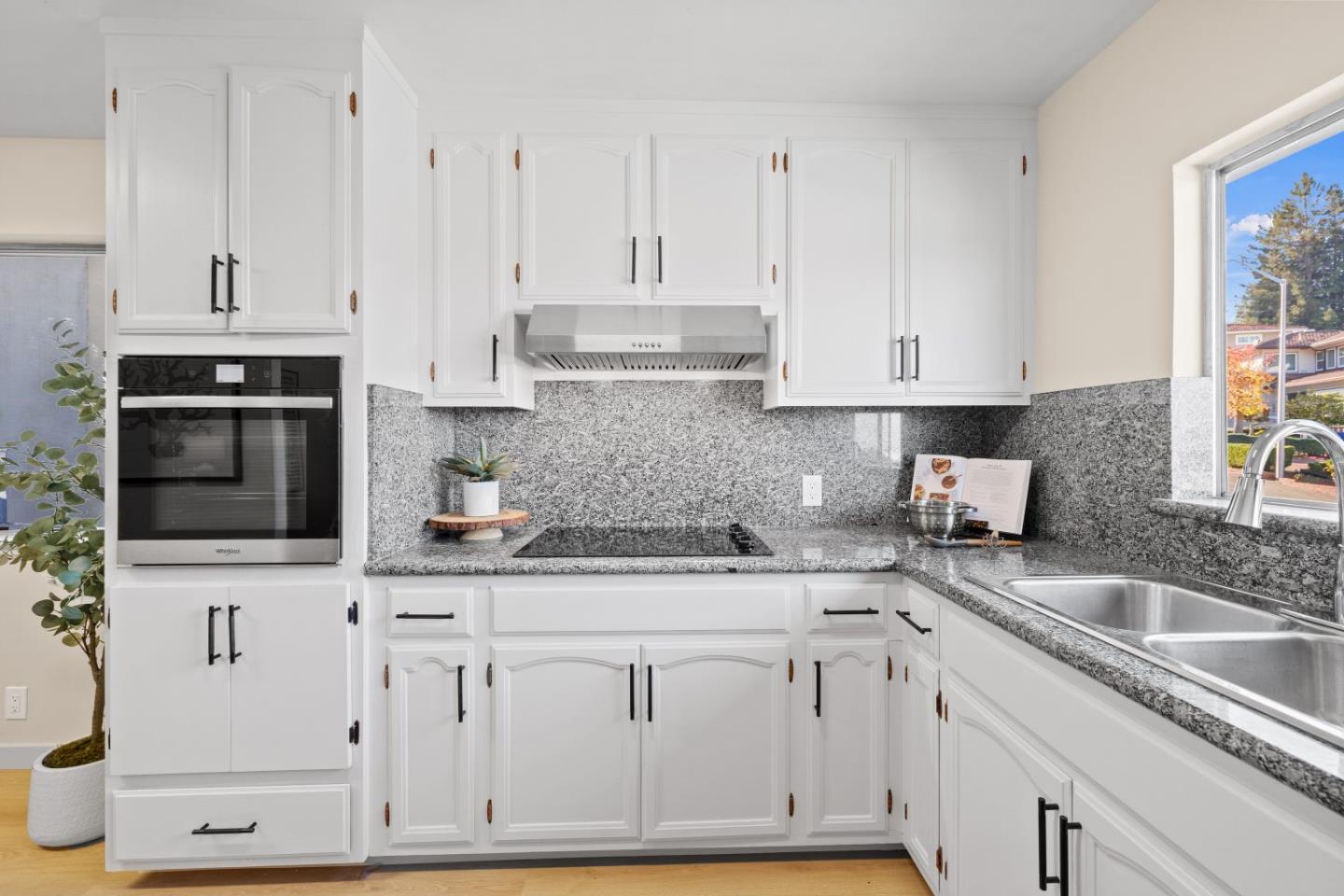 Detail Gallery Image 11 of 56 For 1250 Tuolumne Rd, Millbrae,  CA 94030 - 4 Beds | 3 Baths