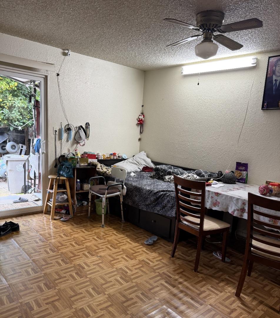 Detail Gallery Image 3 of 9 For 5957 Mack Rd, Sacramento,  CA 95823 - 3 Beds | 1/1 Baths