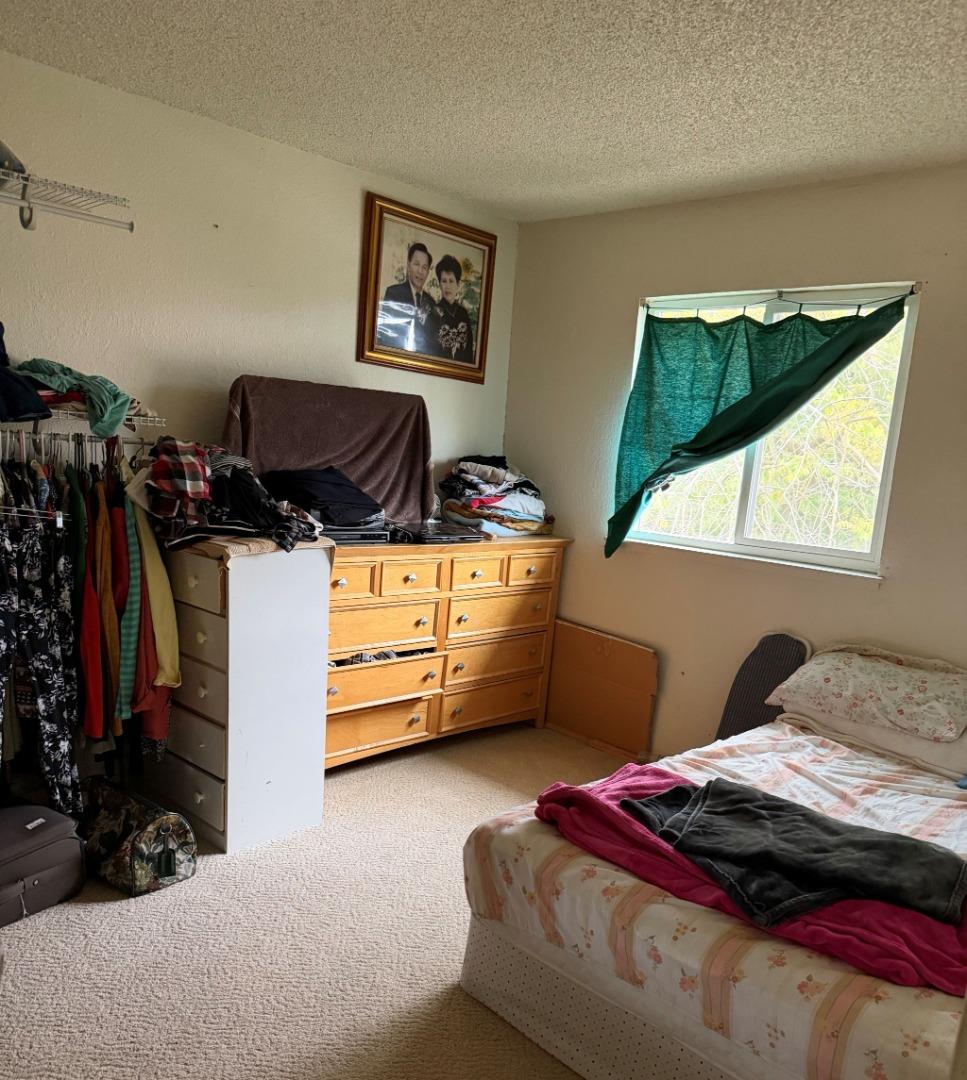 Detail Gallery Image 5 of 9 For 5957 Mack Rd, Sacramento,  CA 95823 - 3 Beds | 1/1 Baths