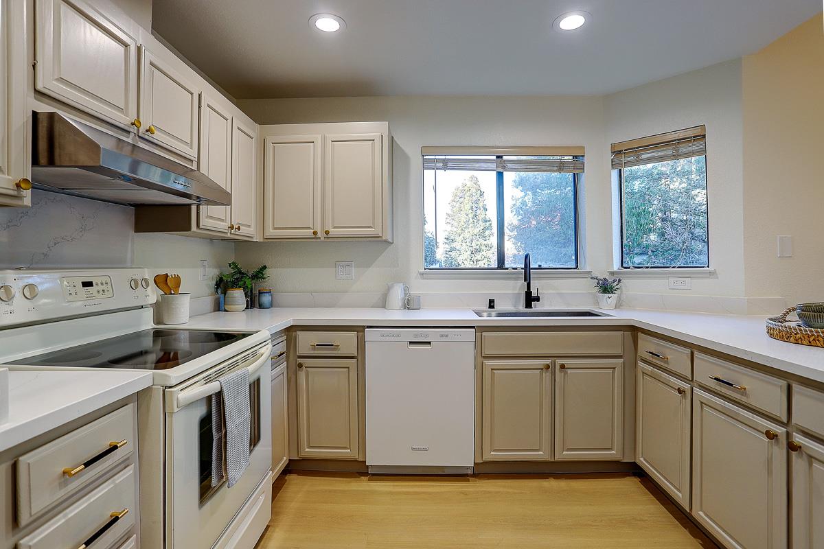 Detail Gallery Image 11 of 26 For 1912 Magdalena Cir #102,  Santa Clara,  CA 95051 - 2 Beds | 2 Baths