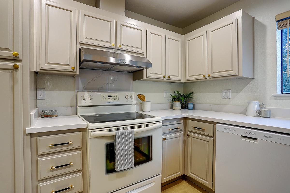 Detail Gallery Image 12 of 26 For 1912 Magdalena Cir #102,  Santa Clara,  CA 95051 - 2 Beds | 2 Baths