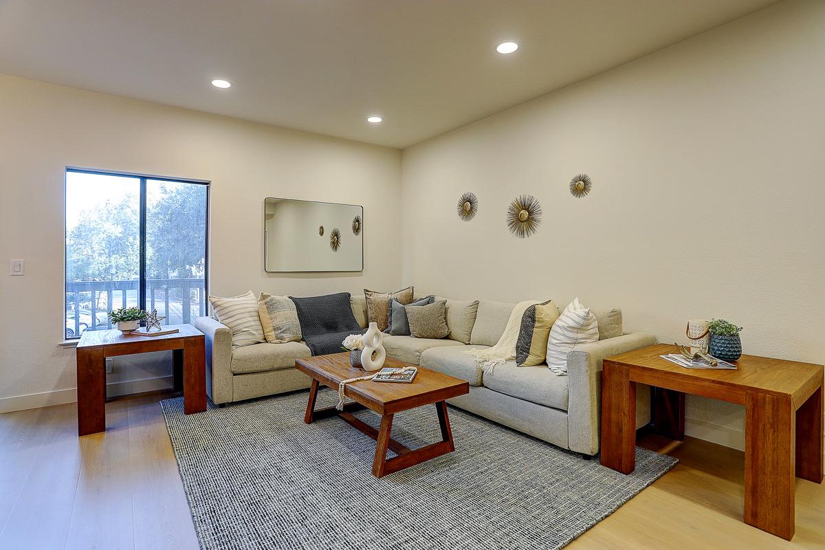 Detail Gallery Image 4 of 26 For 1912 Magdalena Cir #102,  Santa Clara,  CA 95051 - 2 Beds | 2 Baths
