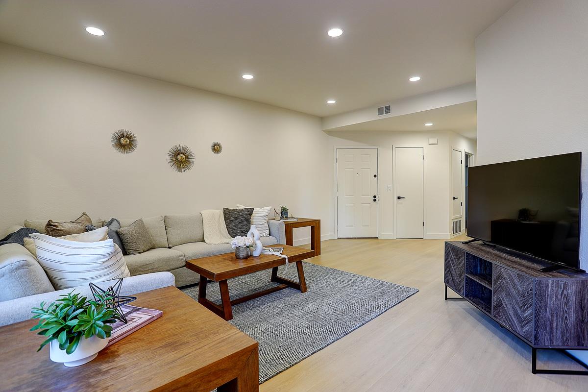 Detail Gallery Image 6 of 26 For 1912 Magdalena Cir #102,  Santa Clara,  CA 95051 - 2 Beds | 2 Baths