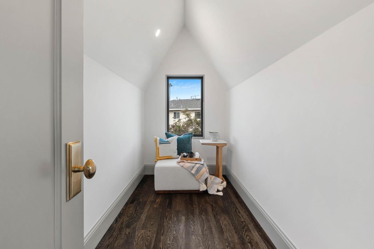 Detail Gallery Image 27 of 42 For 58 Gladys Ave, Mountain View,  CA 94043 - 4 Beds | 3/1 Baths