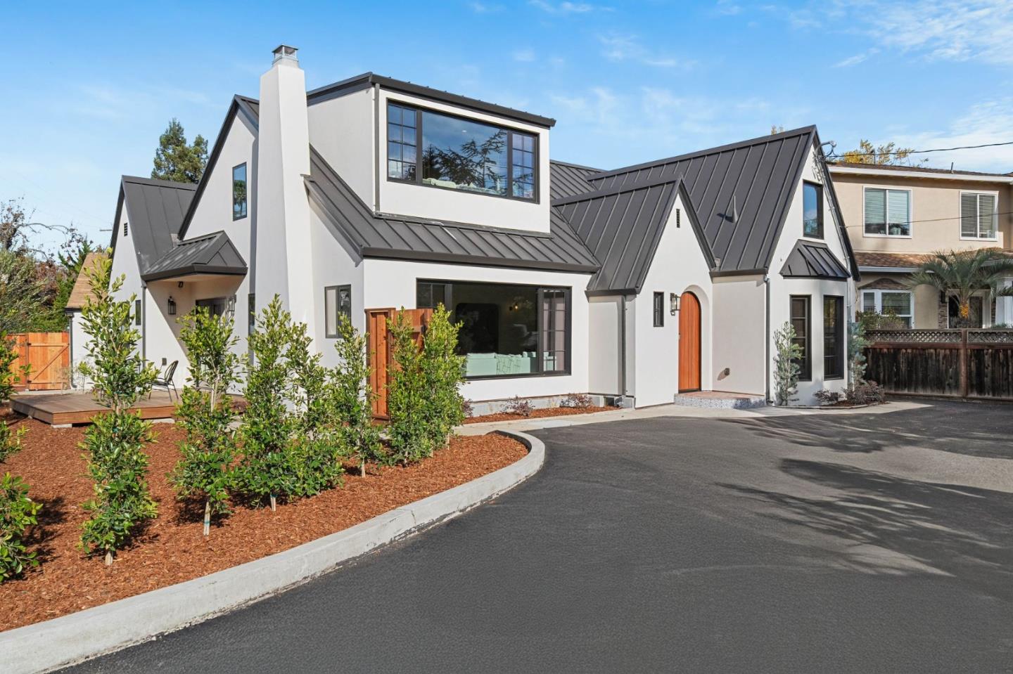 Detail Gallery Image 3 of 42 For 58 Gladys Ave, Mountain View,  CA 94043 - 4 Beds | 3/1 Baths