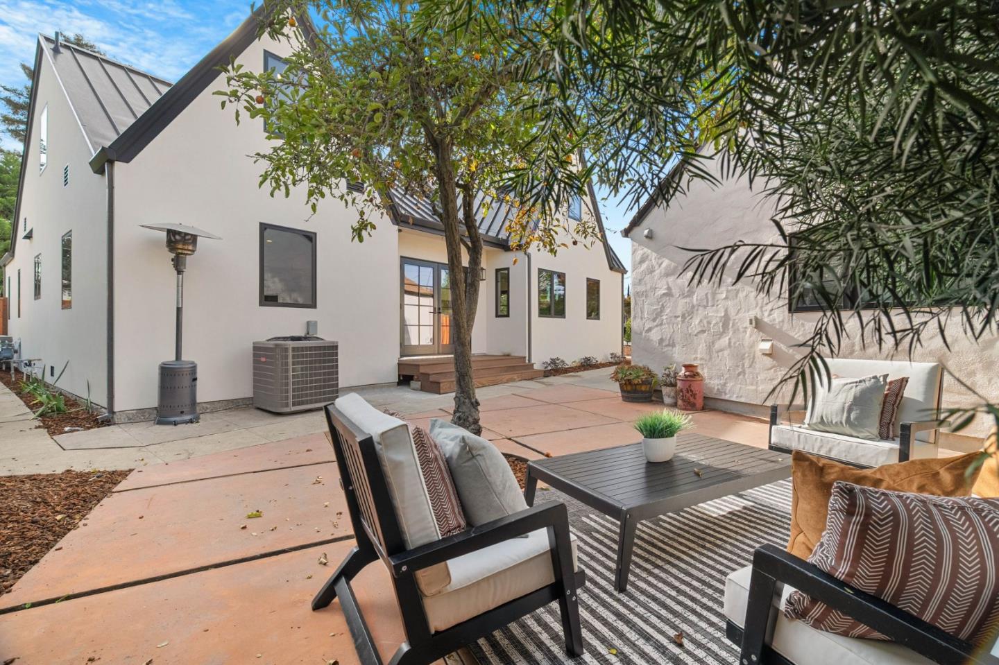 Detail Gallery Image 37 of 42 For 58 Gladys Ave, Mountain View,  CA 94043 - 4 Beds | 3/1 Baths