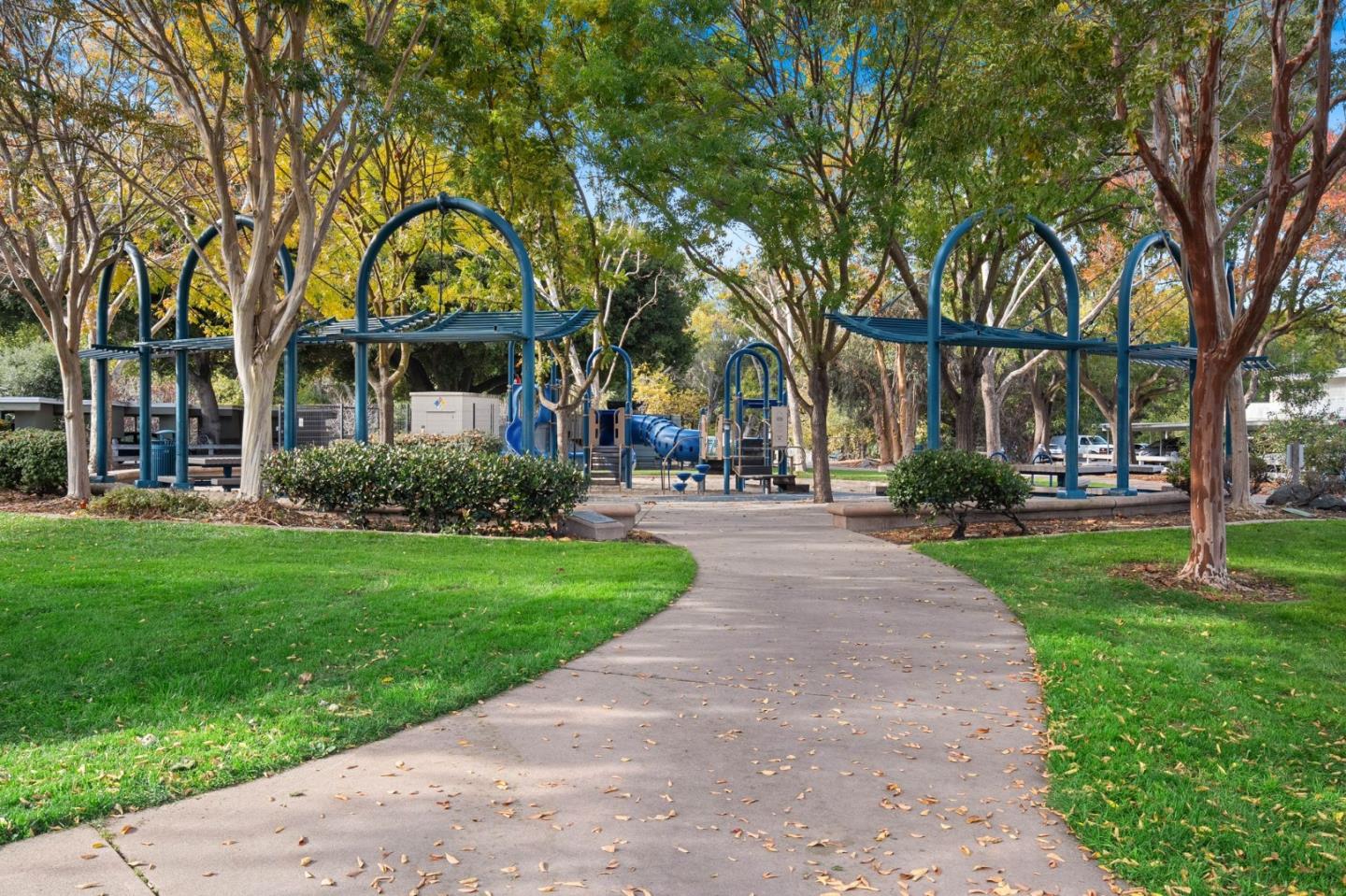 Detail Gallery Image 41 of 42 For 58 Gladys Ave, Mountain View,  CA 94043 - 4 Beds | 3/1 Baths