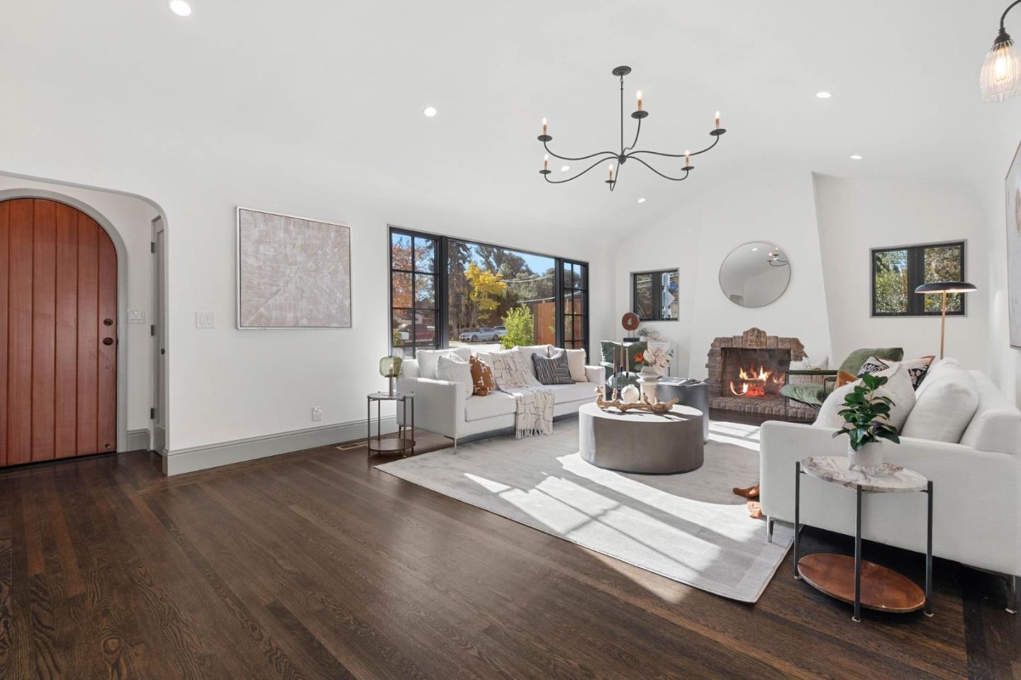 Detail Gallery Image 8 of 42 For 58 Gladys Ave, Mountain View,  CA 94043 - 4 Beds | 3/1 Baths