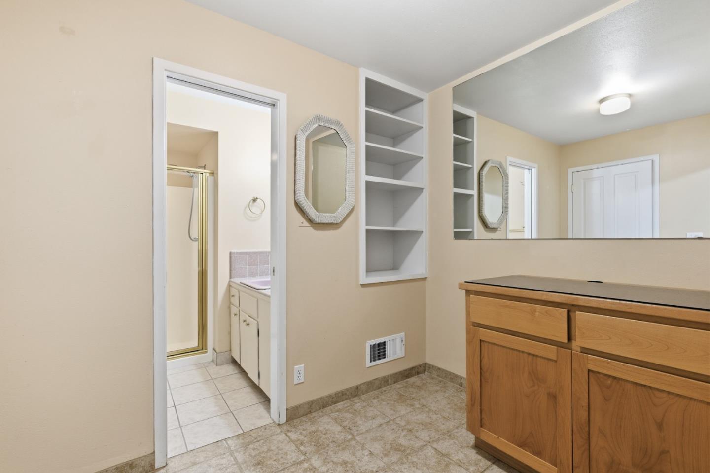 Detail Gallery Image 23 of 48 For 714 Monterey Salinas Hwy, Salinas,  CA 93908 - 5 Beds | 3 Baths