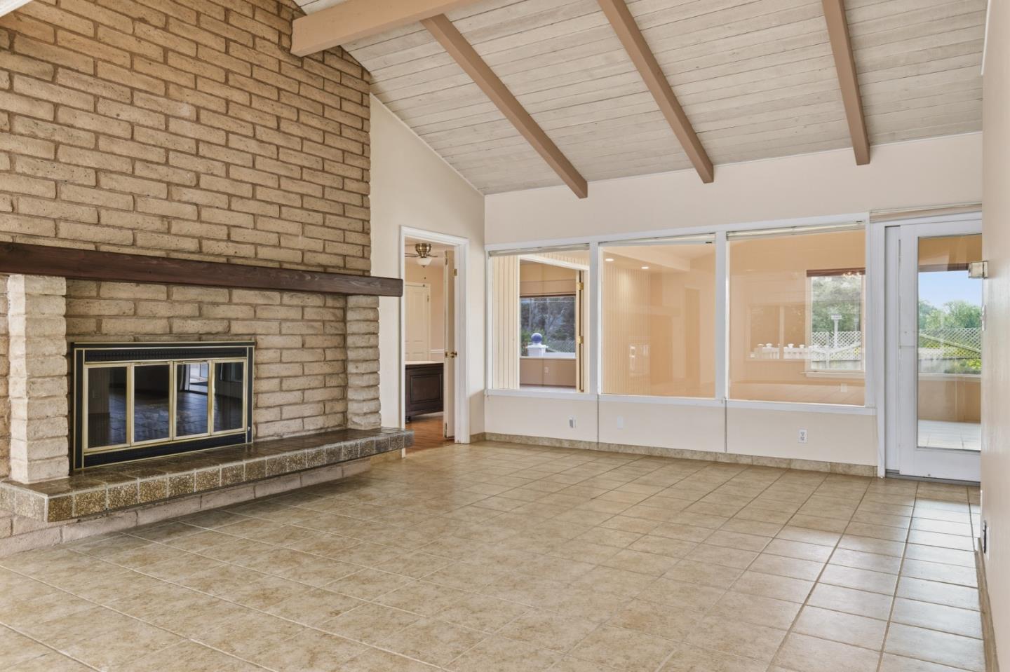 Detail Gallery Image 9 of 48 For 714 Monterey Salinas Hwy, Salinas,  CA 93908 - 5 Beds | 3 Baths