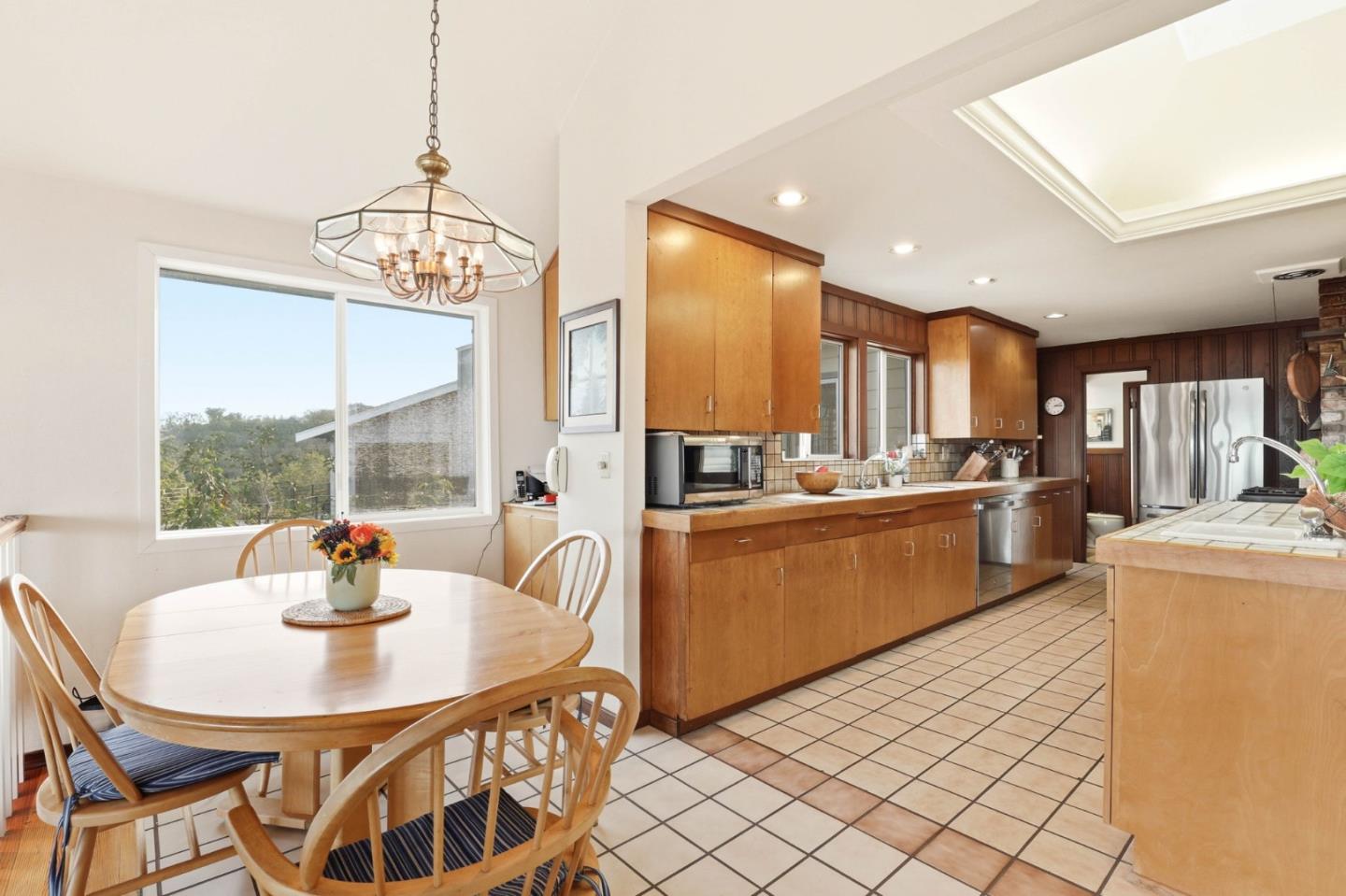 Detail Gallery Image 14 of 32 For 11 S Palomar Dr, Redwood City,  CA 94062 - 3 Beds | 3 Baths