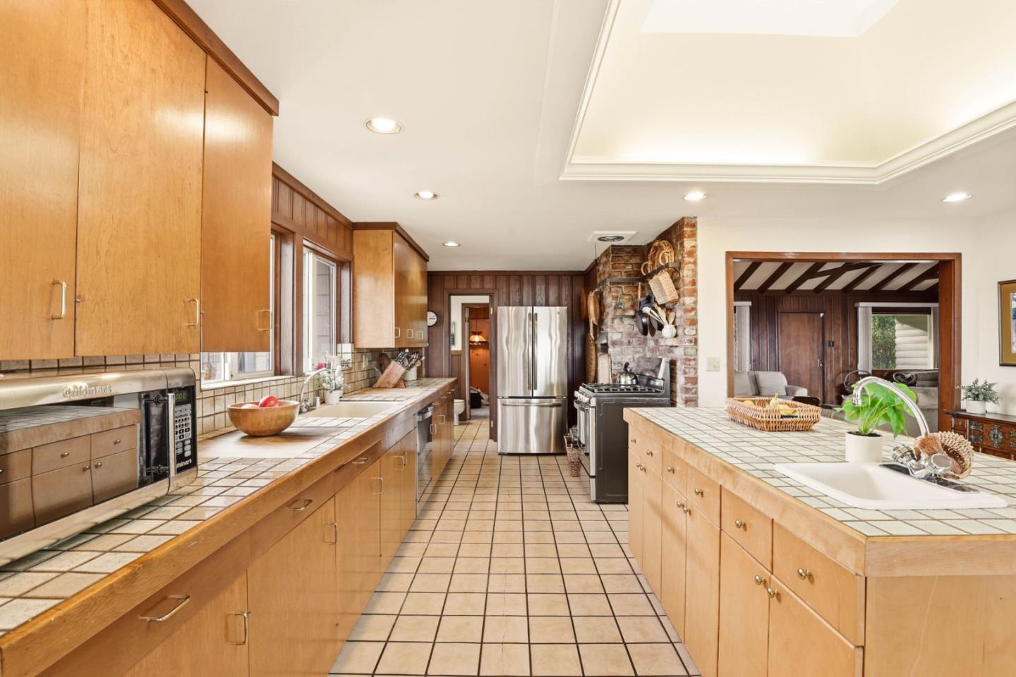 Detail Gallery Image 16 of 32 For 11 S Palomar Dr, Redwood City,  CA 94062 - 3 Beds | 3 Baths