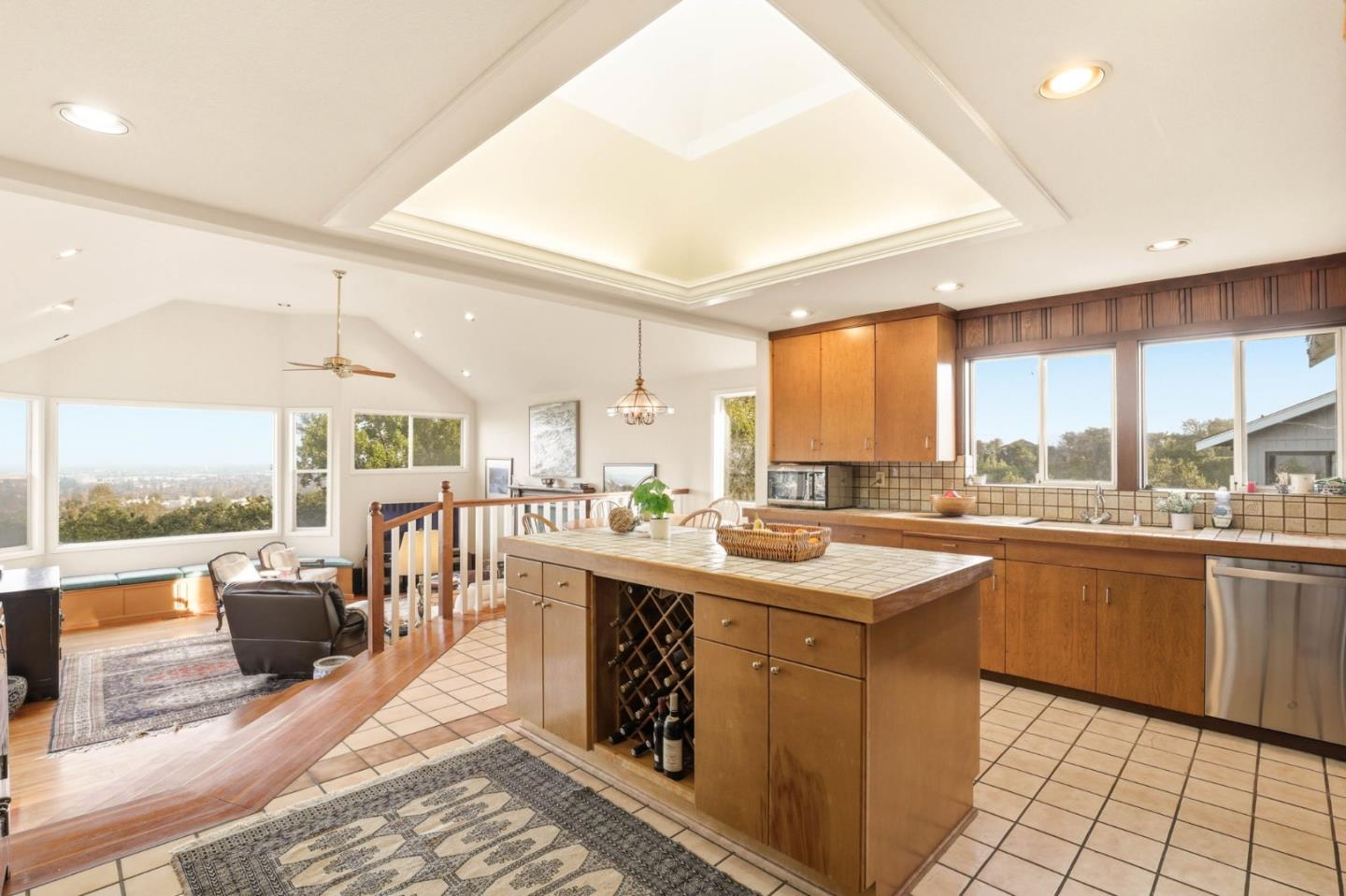 Detail Gallery Image 18 of 32 For 11 S Palomar Dr, Redwood City,  CA 94062 - 3 Beds | 3 Baths