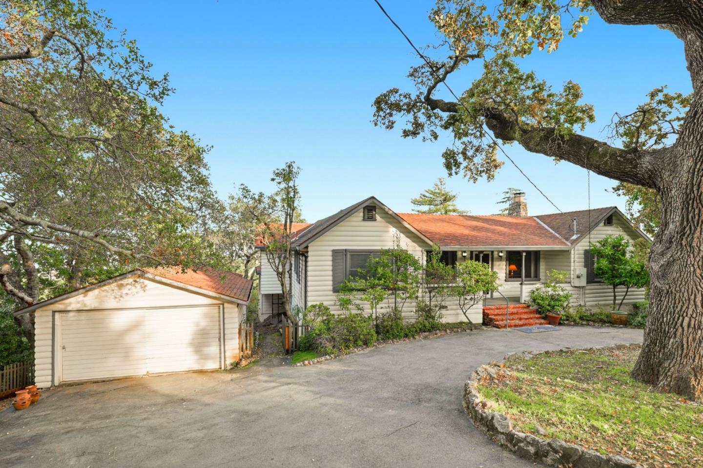 Detail Gallery Image 2 of 32 For 11 S Palomar Dr, Redwood City,  CA 94062 - 3 Beds | 3 Baths