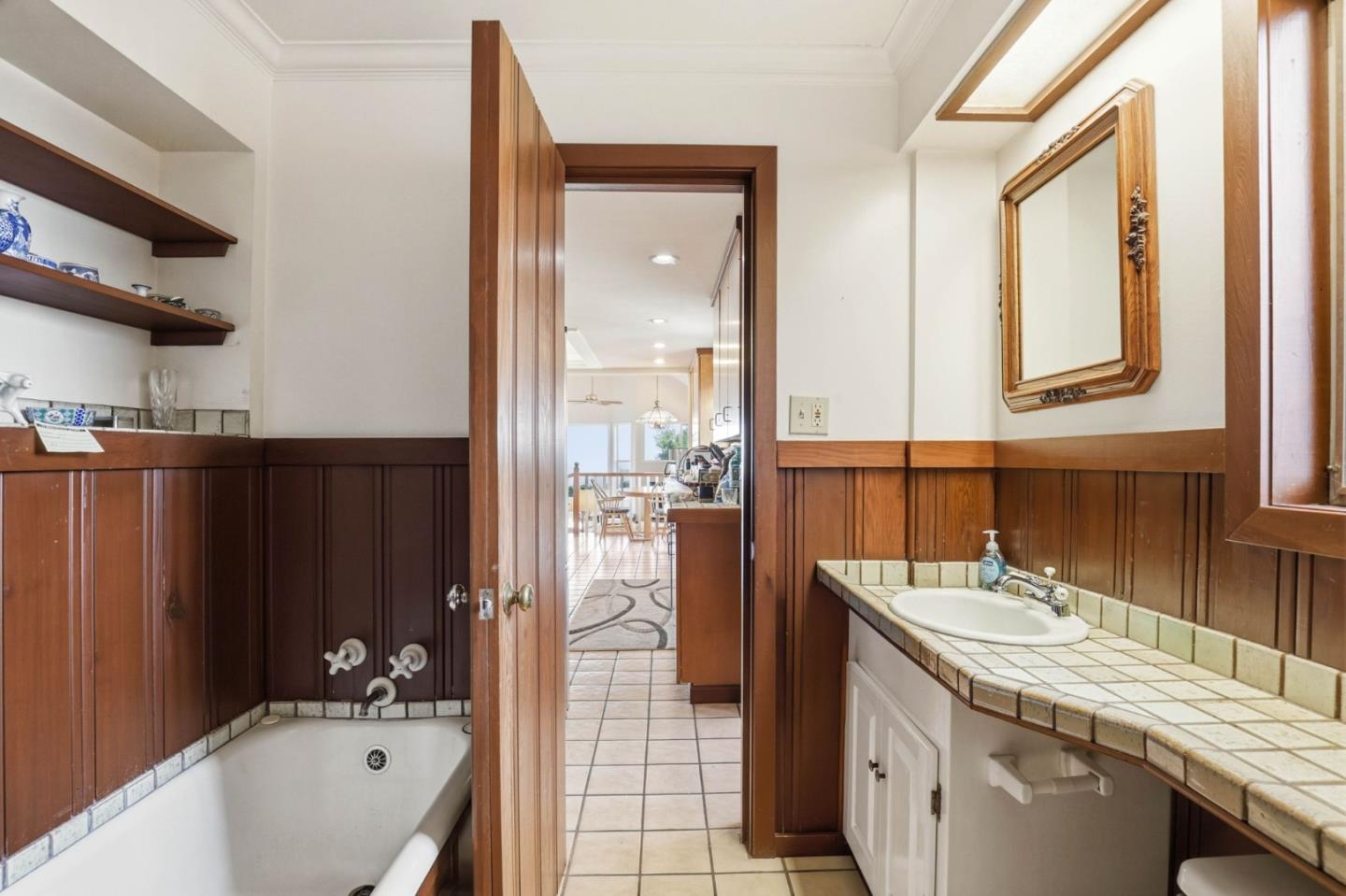 Detail Gallery Image 25 of 32 For 11 S Palomar Dr, Redwood City,  CA 94062 - 3 Beds | 3 Baths