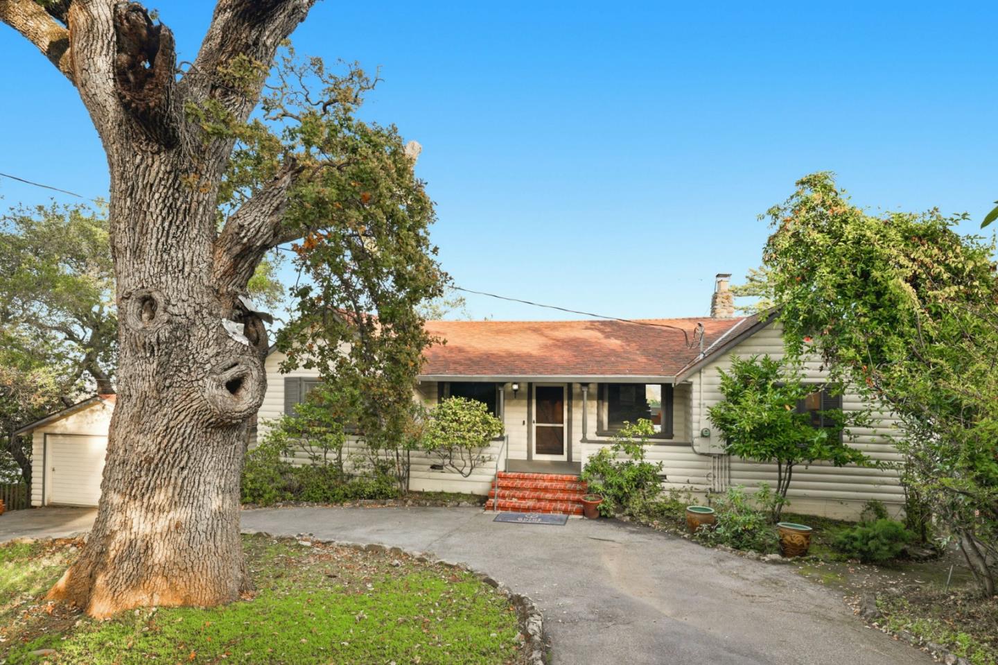 Detail Gallery Image 3 of 32 For 11 S Palomar Dr, Redwood City,  CA 94062 - 3 Beds | 3 Baths