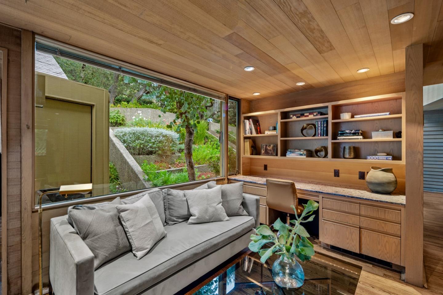 Detail Gallery Image 19 of 37 For 50 La Rancheria, Carmel Valley,  CA 93924 - 4 Beds | 4/1 Baths