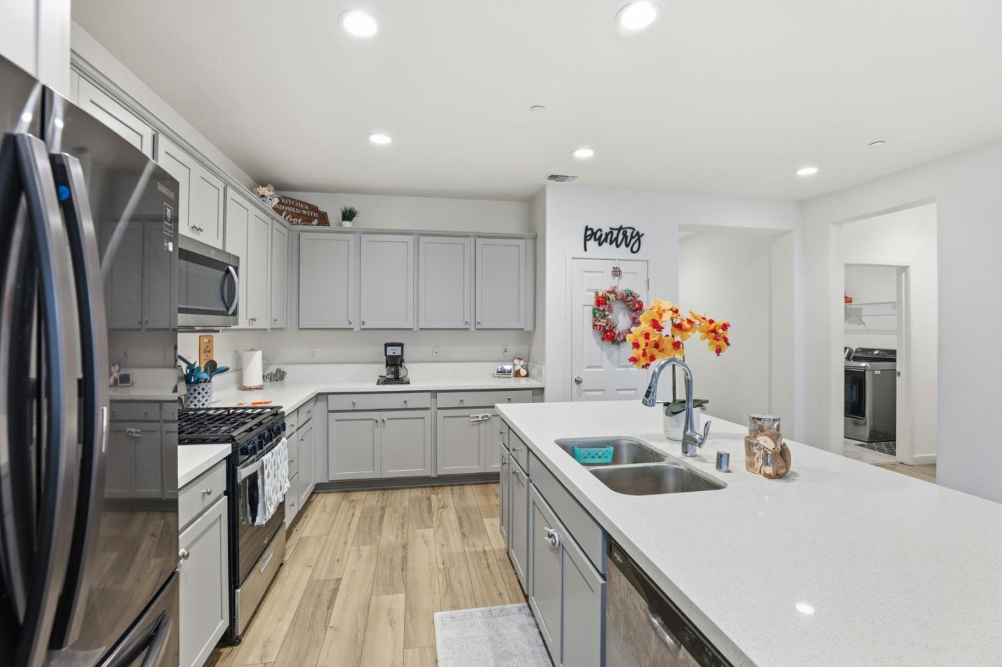 Detail Gallery Image 10 of 45 For 354 Manchester Dr, Los Banos,  CA 93635 - 4 Beds | 3 Baths