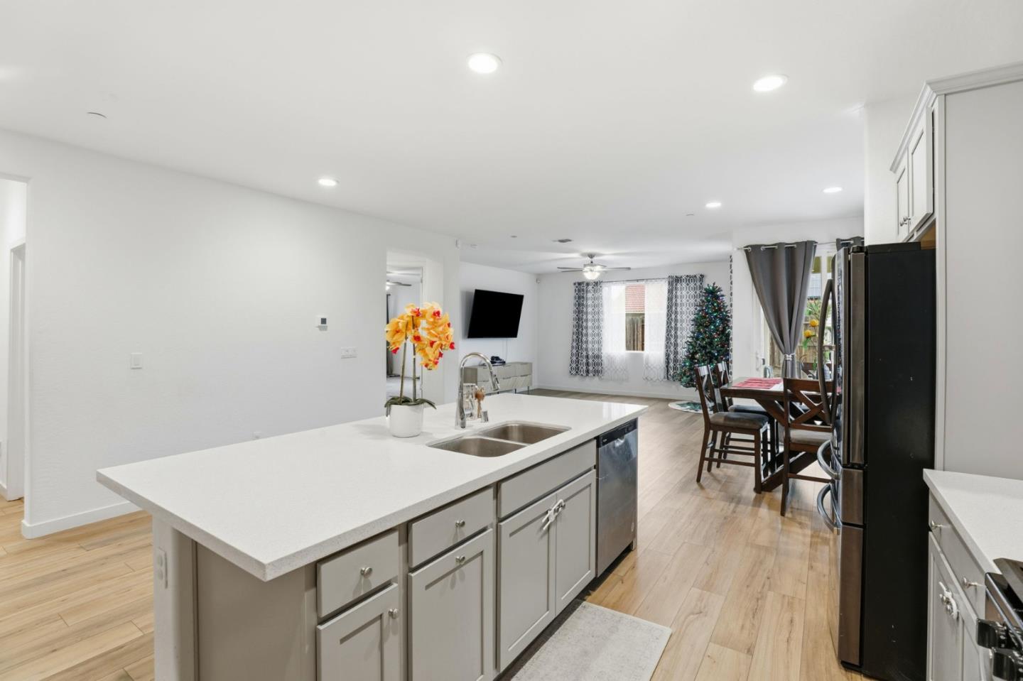 Detail Gallery Image 12 of 45 For 354 Manchester Dr, Los Banos,  CA 93635 - 4 Beds | 3 Baths