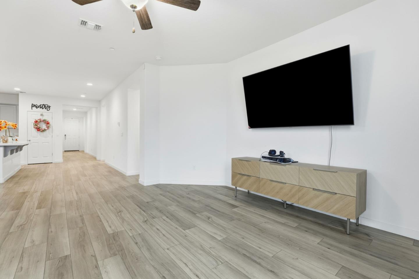 Detail Gallery Image 17 of 45 For 354 Manchester Dr, Los Banos,  CA 93635 - 4 Beds | 3 Baths