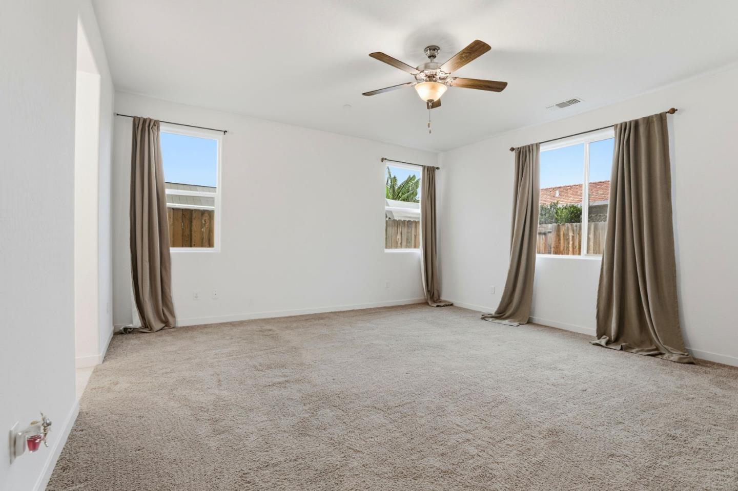 Detail Gallery Image 33 of 45 For 354 Manchester Dr, Los Banos,  CA 93635 - 4 Beds | 3 Baths