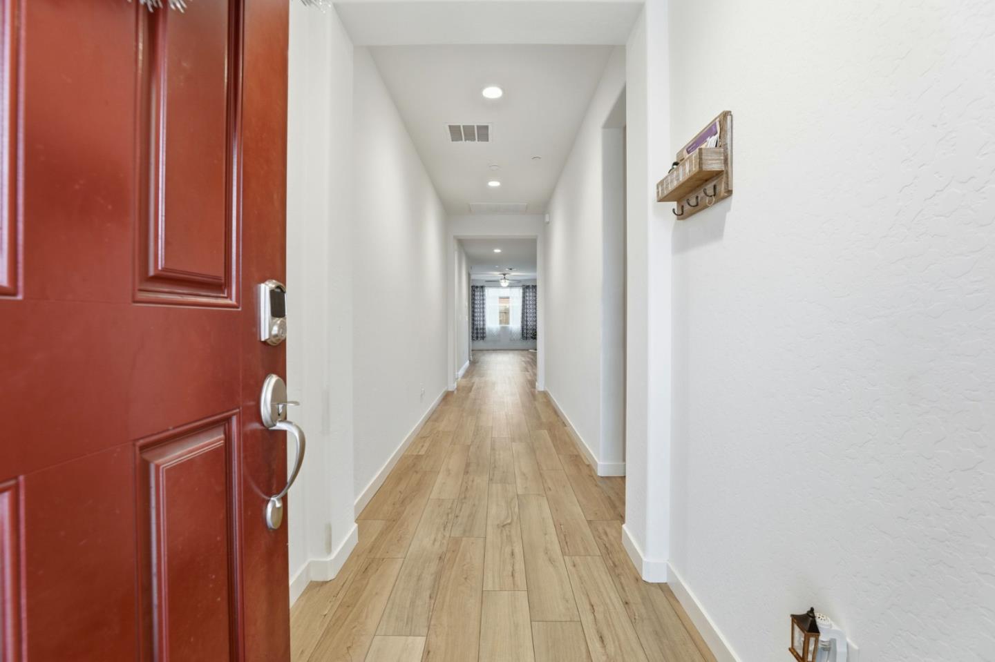 Detail Gallery Image 5 of 45 For 354 Manchester Dr, Los Banos,  CA 93635 - 4 Beds | 3 Baths