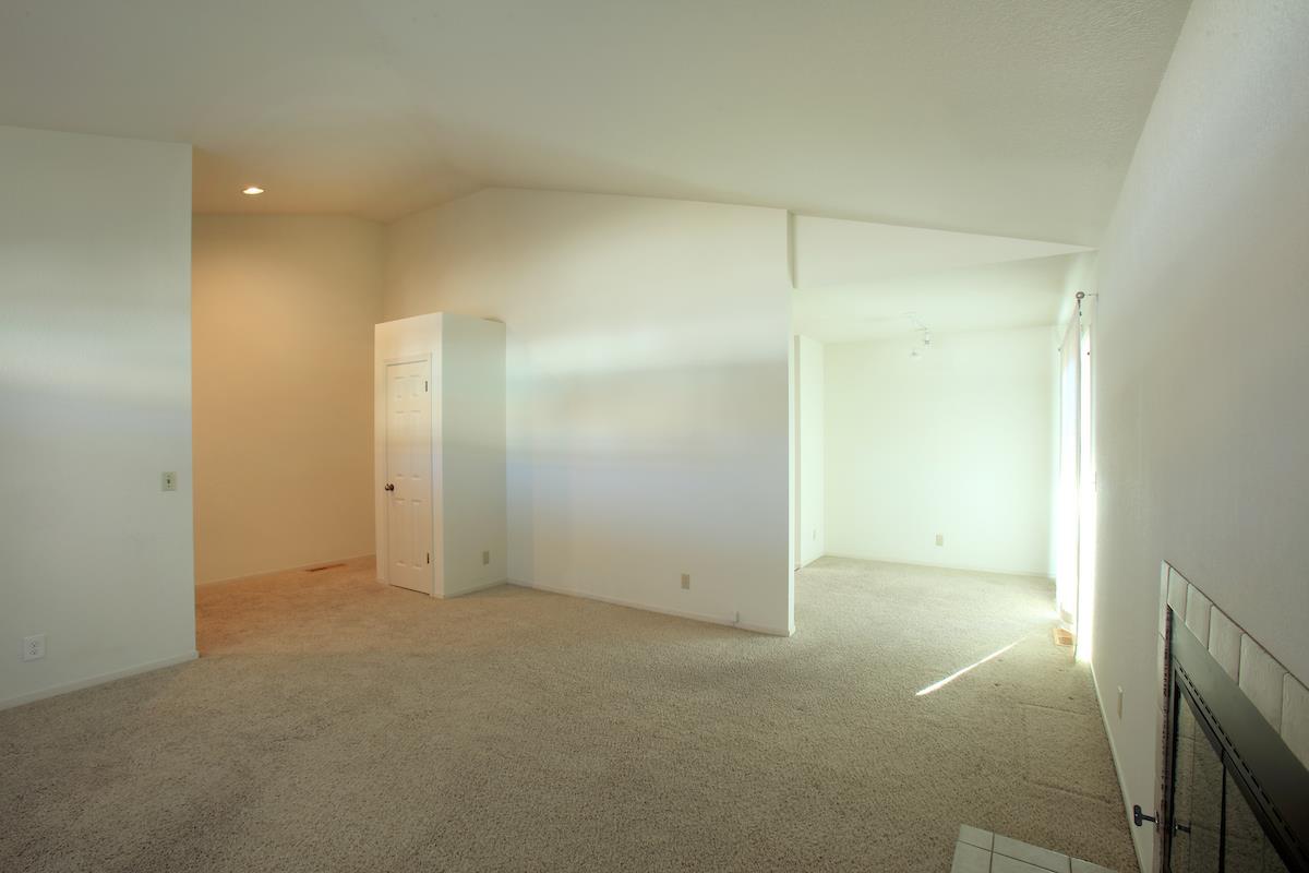 Detail Gallery Image 3 of 13 For 1516 Hilby Ave, Seaside,  CA 93955 - 3 Beds | 2 Baths