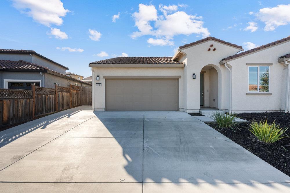 Detail Gallery Image 4 of 46 For 20 Hospital Rd, Hollister,  CA 95023 - 4 Beds | 2/1 Baths