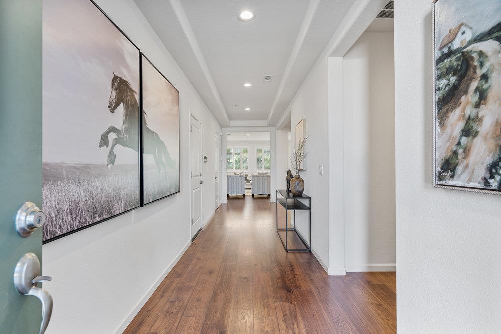 Detail Gallery Image 6 of 46 For 20 Hospital Rd, Hollister,  CA 95023 - 4 Beds | 2/1 Baths