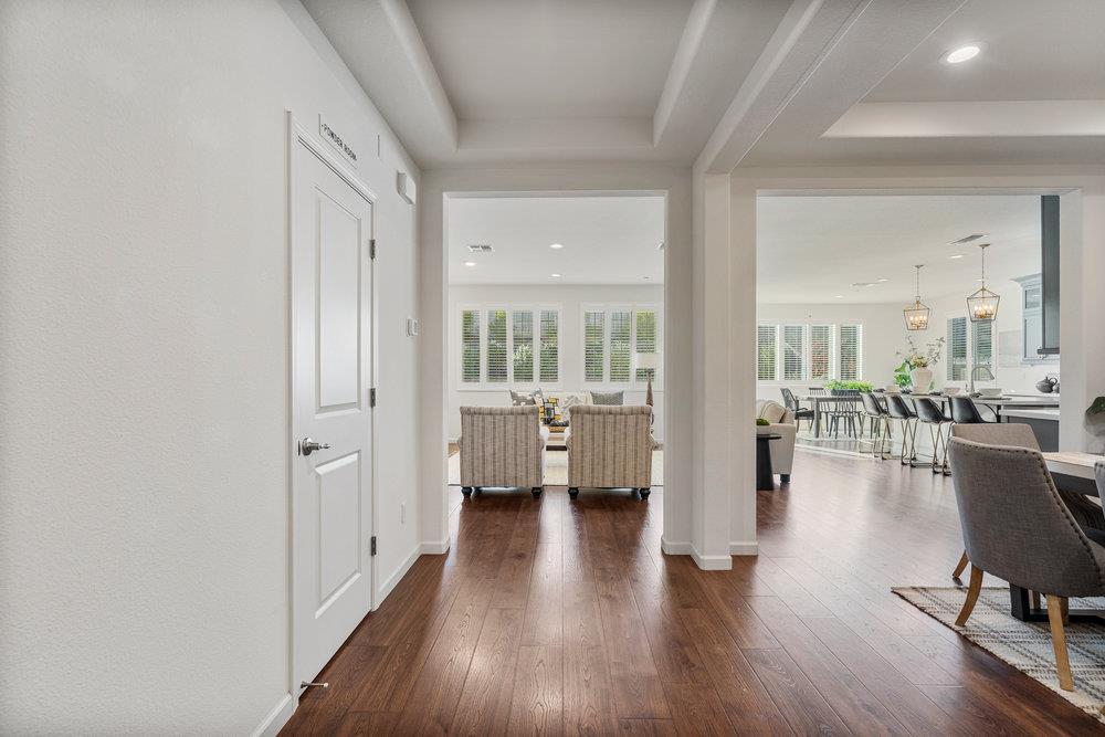 Detail Gallery Image 7 of 46 For 20 Hospital Rd, Hollister,  CA 95023 - 4 Beds | 2/1 Baths