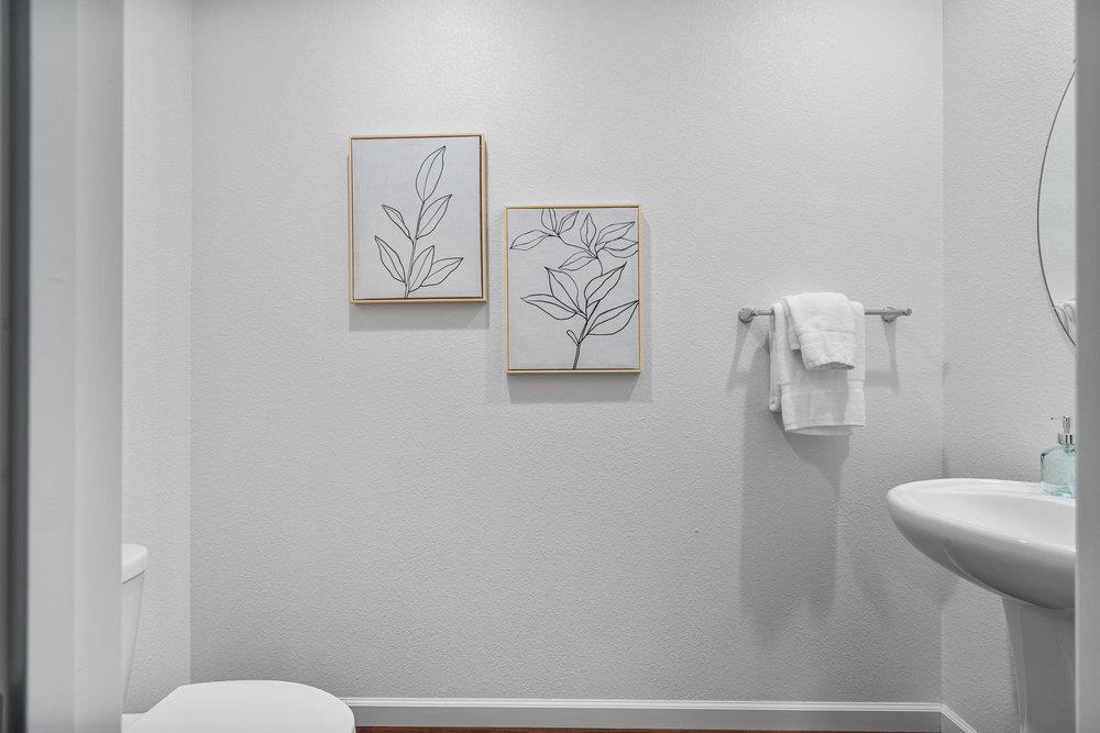 Detail Gallery Image 8 of 46 For 20 Hospital Rd, Hollister,  CA 95023 - 4 Beds | 2/1 Baths