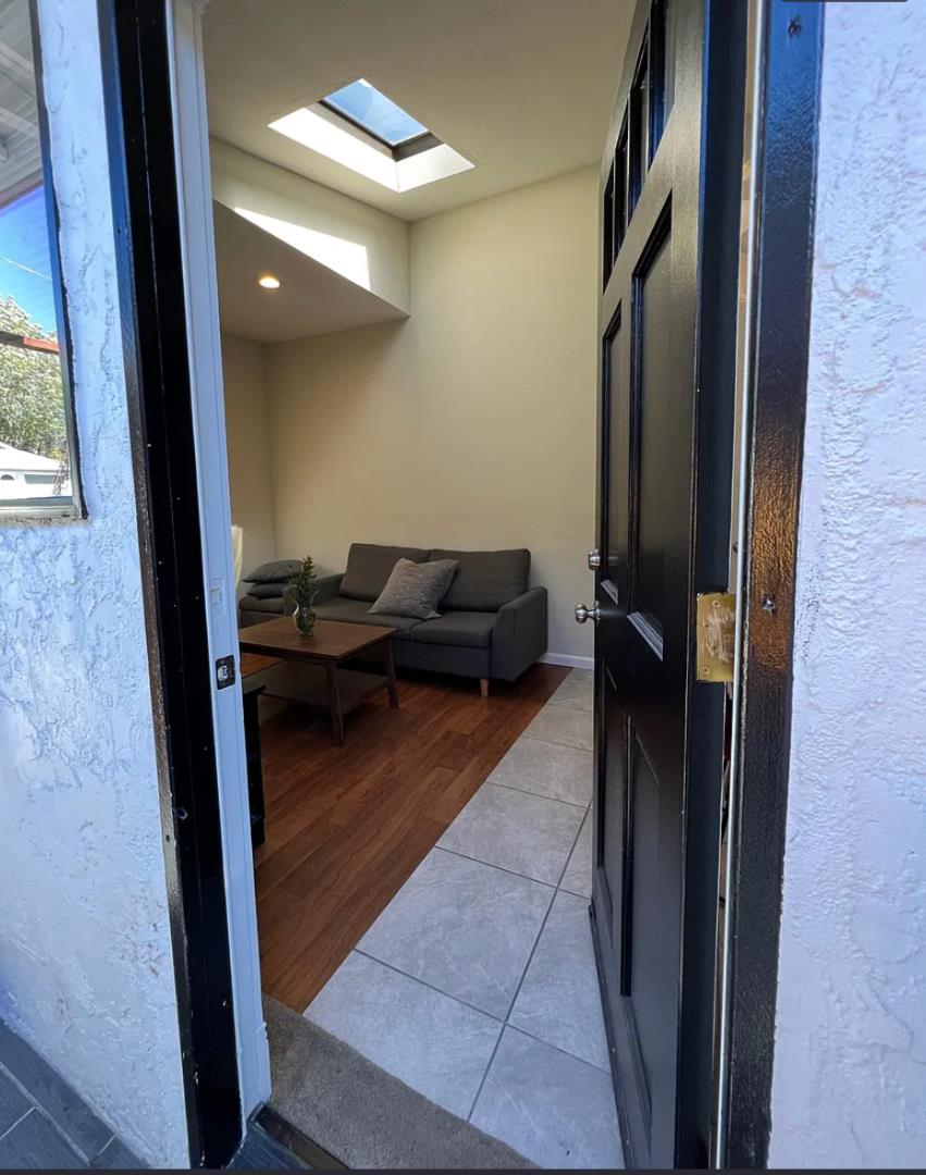 Detail Gallery Image 2 of 11 For 1302 Delaware Ave, Santa Cruz,  CA 95060 - 1 Beds | 1 Baths